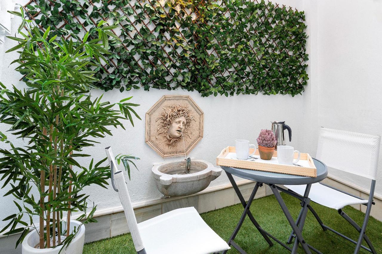 Genteel Home Plaza Nueva Sevilla Bagian luar foto